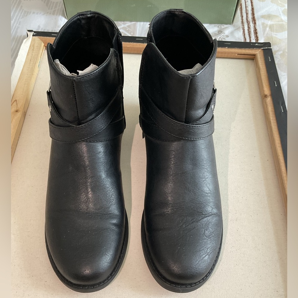 Black Guess Leather Ankle Boots